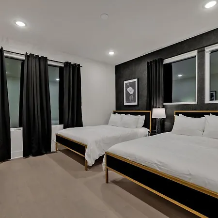 Dolly + Kenny - 2 Homes - Minutes To Broadway Holiday home *