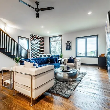3 Modern Luxe Gulch Homes - Minutes To Broadway Holiday home *