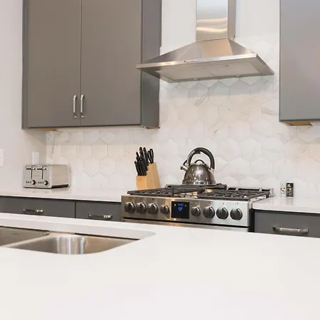Holiday home - 2998 Belwood St *