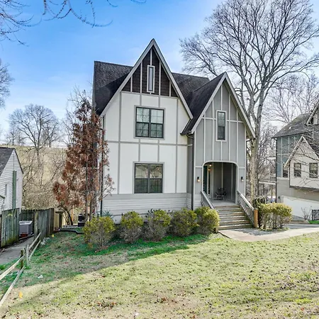 Holiday home Beautiful House With Shelby Park Views!