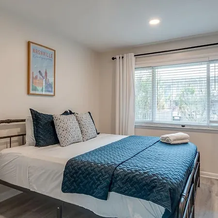 Berry Hill Urban Oasis - By 12 South & Vanderbilt Apartment