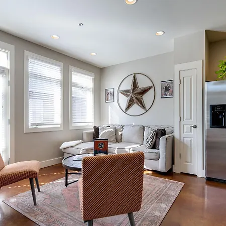 Modern 3-story West End - Free 2-car Garage Apartment