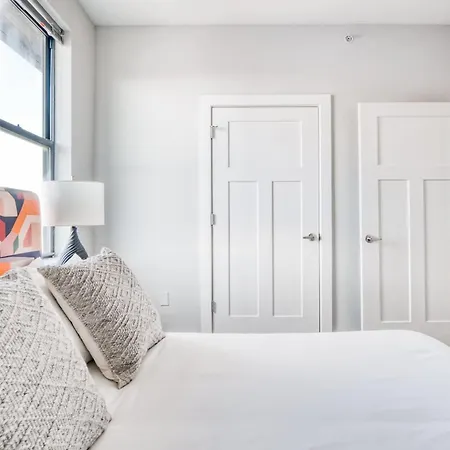Cozysuites Music Row Bold 1br In Midtown Apartment *