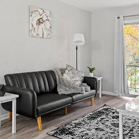 Lovely 1 Bedroom Located In Greenhills. * Nashville