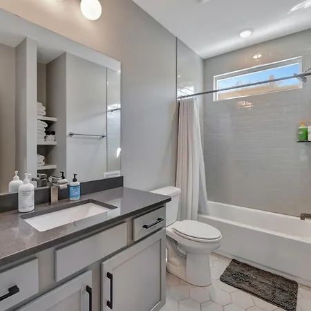 Holiday home Fall Promo, In Luxury,10 Min To Broadway Nashville