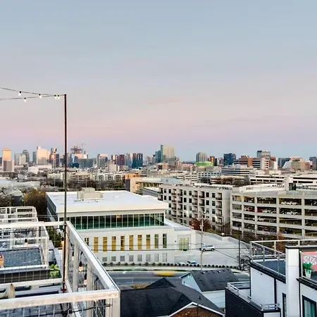 Heights Rooftop Karaoke Game Holiday home