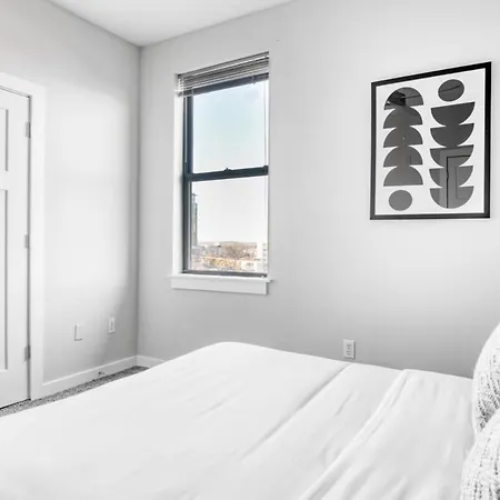 Cozysuites Two Stunning Music Row Apartment *
