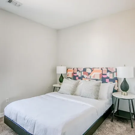 Cozysuites Two Spacious Music Row