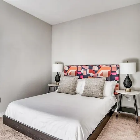 Cozysuites Two Spacious Music Row Apartment *