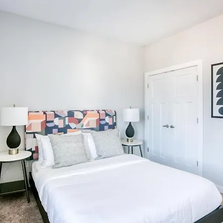 Apartment Two Cozysuites Modern Music Row