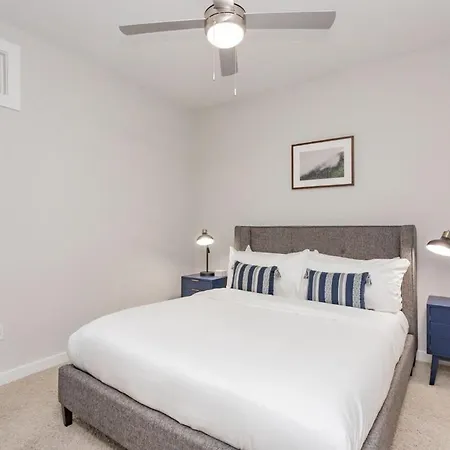 Two Cozysuites Spacious Music Row Apartment *