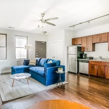 Two Cozysuites Spacious Music Row Apartment