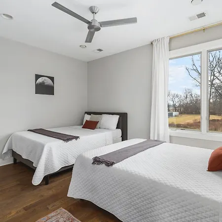 Modern Luxury Rooftop Deck, 3 Mi To Downtown *