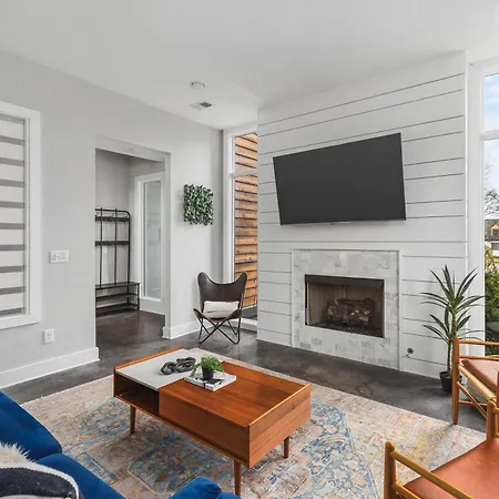 Modern Luxury Rooftop Deck, 3 Mi To Downtown Nashville