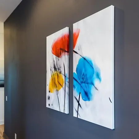 Music Modern -5 Beds Designer & Balcony *