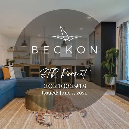 Holiday home 6 Bed With En Baths, Host Up To 20, Rooftops, Parking, Gourmet Kitchens, Cozy Living Spaces, Skyline Views & Fire Table, Near Downtown, Distilleries & Marathon Village, High-speed Wi-fi, 24hr Hospitality Nashville