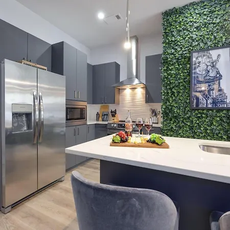- 3100 Long Blvd - Odyssey - R Holiday home