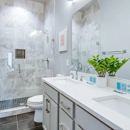 New Dolly's Oasis 13beds City Views Near Downtown *