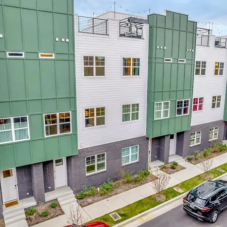 New Whiskey & Watches Rooftop Hottub Game Rm 9beds Nashville
