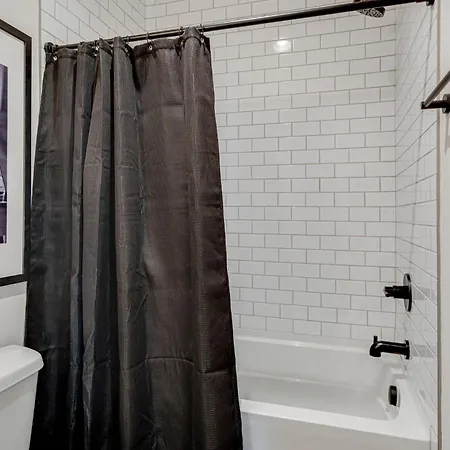 - 5623 & 5625 Lenox Ave - Combo Holiday home