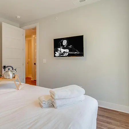 Holiday home Modern Melrose-2 Bedroom Condo-5 Mins To Broadway