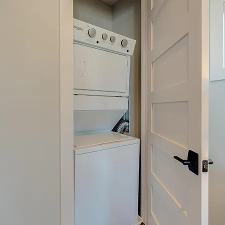 Holiday home Modern Melrose-2 Bedroom Condo-5 Mins To Broadway