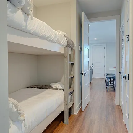 Modern Melrose-2 Bedroom Condo-5 Mins To Broadway Holiday home *