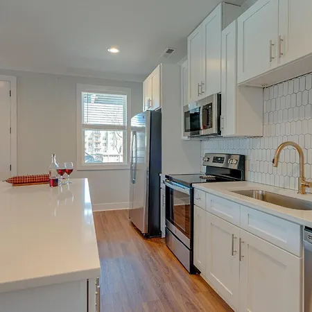 Holiday home Modern Melrose-2 Bedroom Condo-5 Mins To Broadway Nashville
