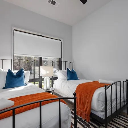 - 3102 Long Blvd - Odyssey - R Holiday home *