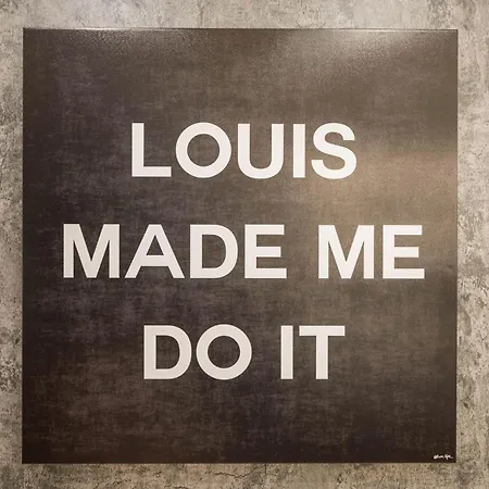 Louis Made Me Do It - Minutes To Broadway Holiday home *