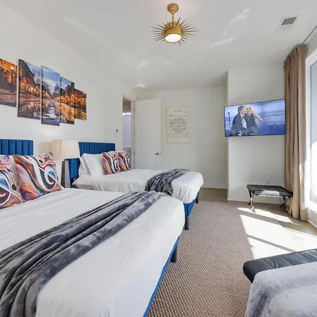 Notes-two Balconies-mins To The Nations Holiday home