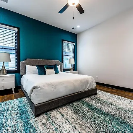 3 Modern Luxe Gulch Homes - Minutes To Broadway Holiday home Nashville