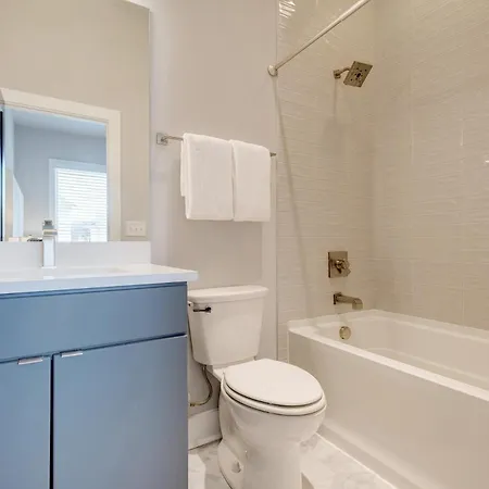 - 2998 Belwood St Holiday home *