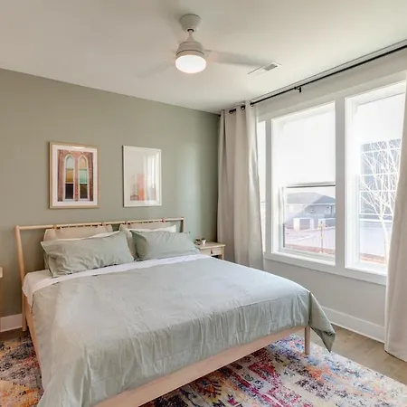 Booking Fast 12 Beds - Rooftop Views Hotel Nashville
