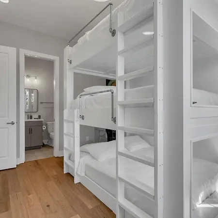 Double Lux 26beds 2 Rooftop Views Free Parking Holiday home *