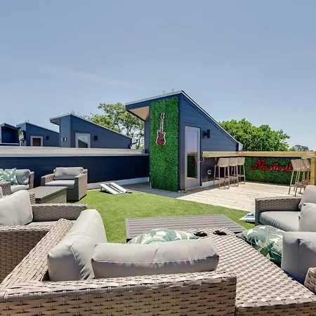 East Nash Double - 26 Beds Fast * Nashville