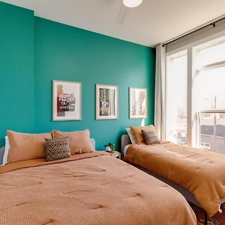 Minutes From Downtown-12 Beds-karaoke Hotel 4*
