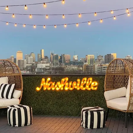 Minutes From Downtown-12 Beds-karaoke 4*