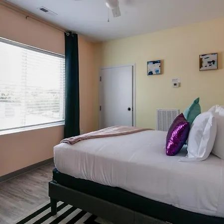 New 4 Bedroom Near Dt Walk To Restaurants * Nashville
