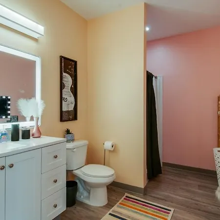 New 4 Bedroom Near Dt Walk To Restaurants * Nashville