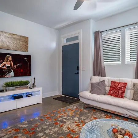 Holiday home Is Not A Listing Nashville