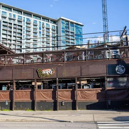Modern Gulch Getaway With Pool, Parking, And Patio * Nashville