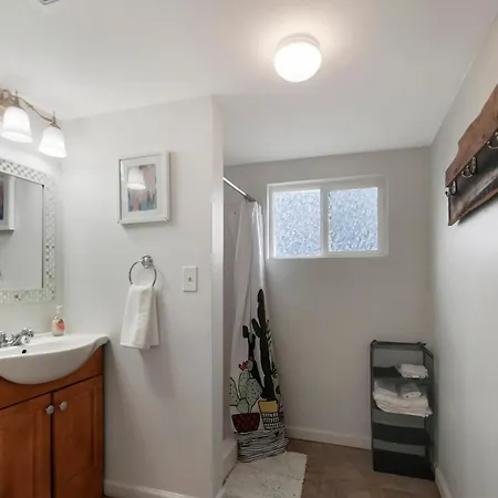 Holiday home 3 Bd 2 Bath Walking Distance To Nations *