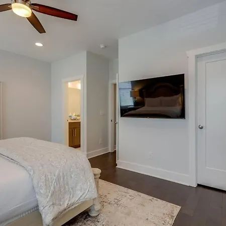 New Townhome 5 Mins To Broadway Sleeps 8 Nashville