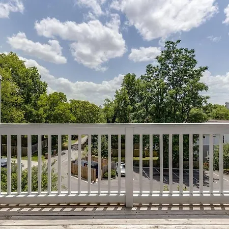 New Townhome 5 Mins To Broadway Sleeps 8 Nashville