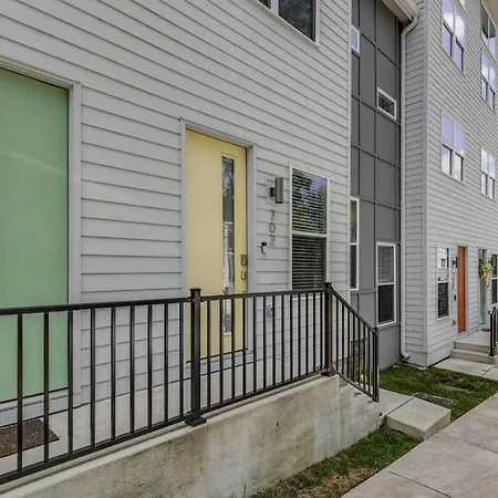 Holiday home New Townhome 5 Mins To Broadway Sleeps 8 Nashville