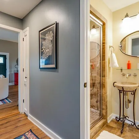 Historic East Nash Sleeps 6