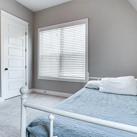 Beautiful House With Shelby Park Views! *