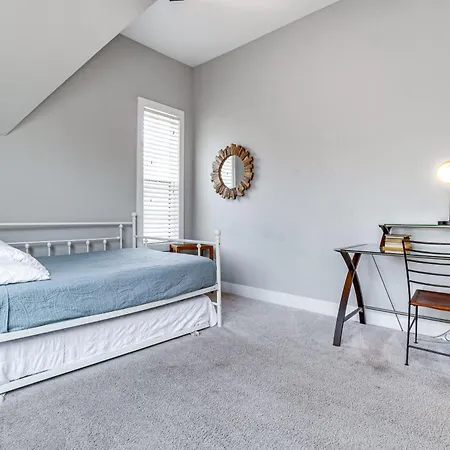 Beautiful House With Shelby Park Views! *