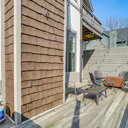 Beautiful House With Shelby Park Views! Holiday home